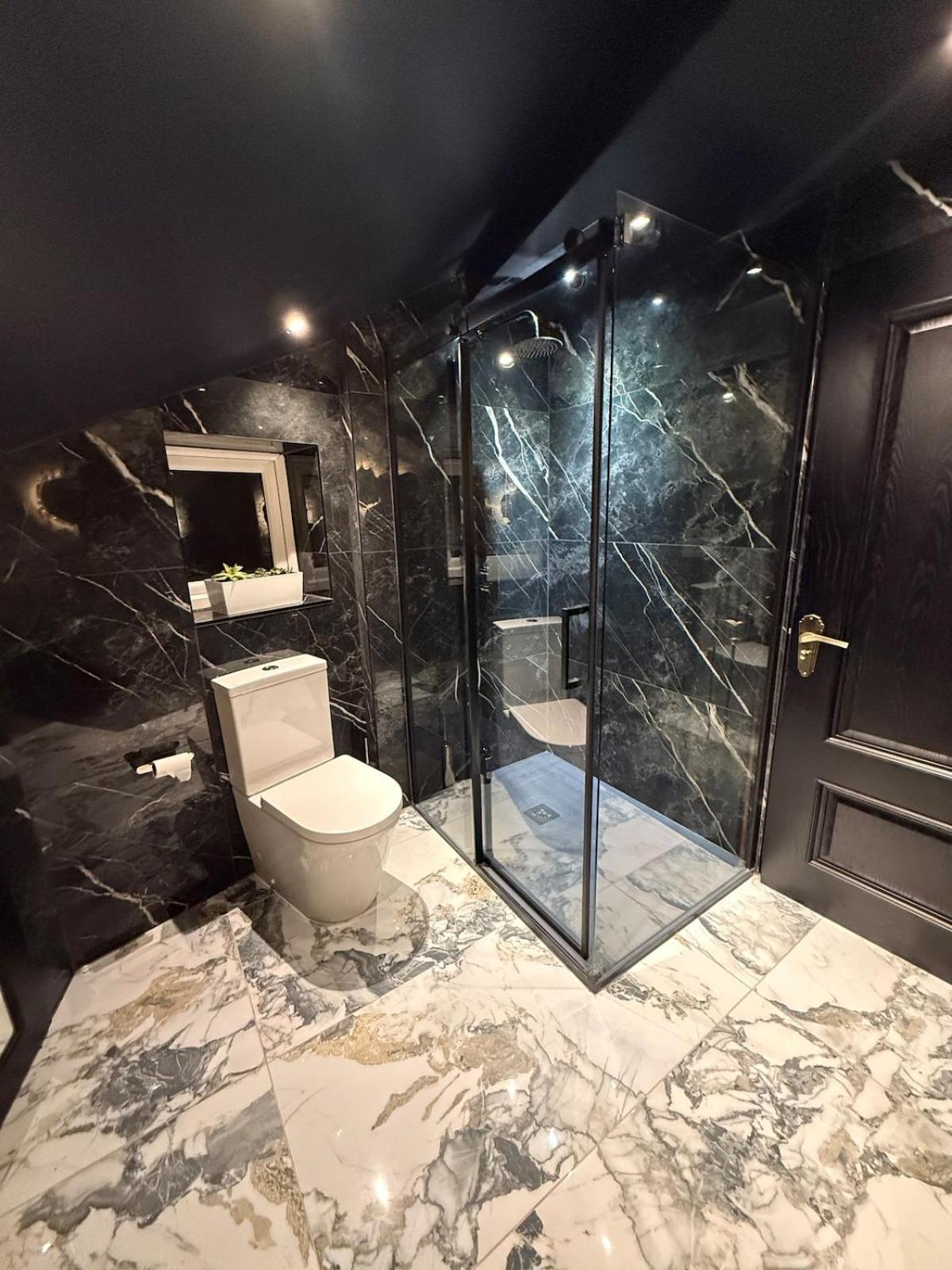 The Loft At One Luxury Penthouse Apartment Wigan Exterior photo